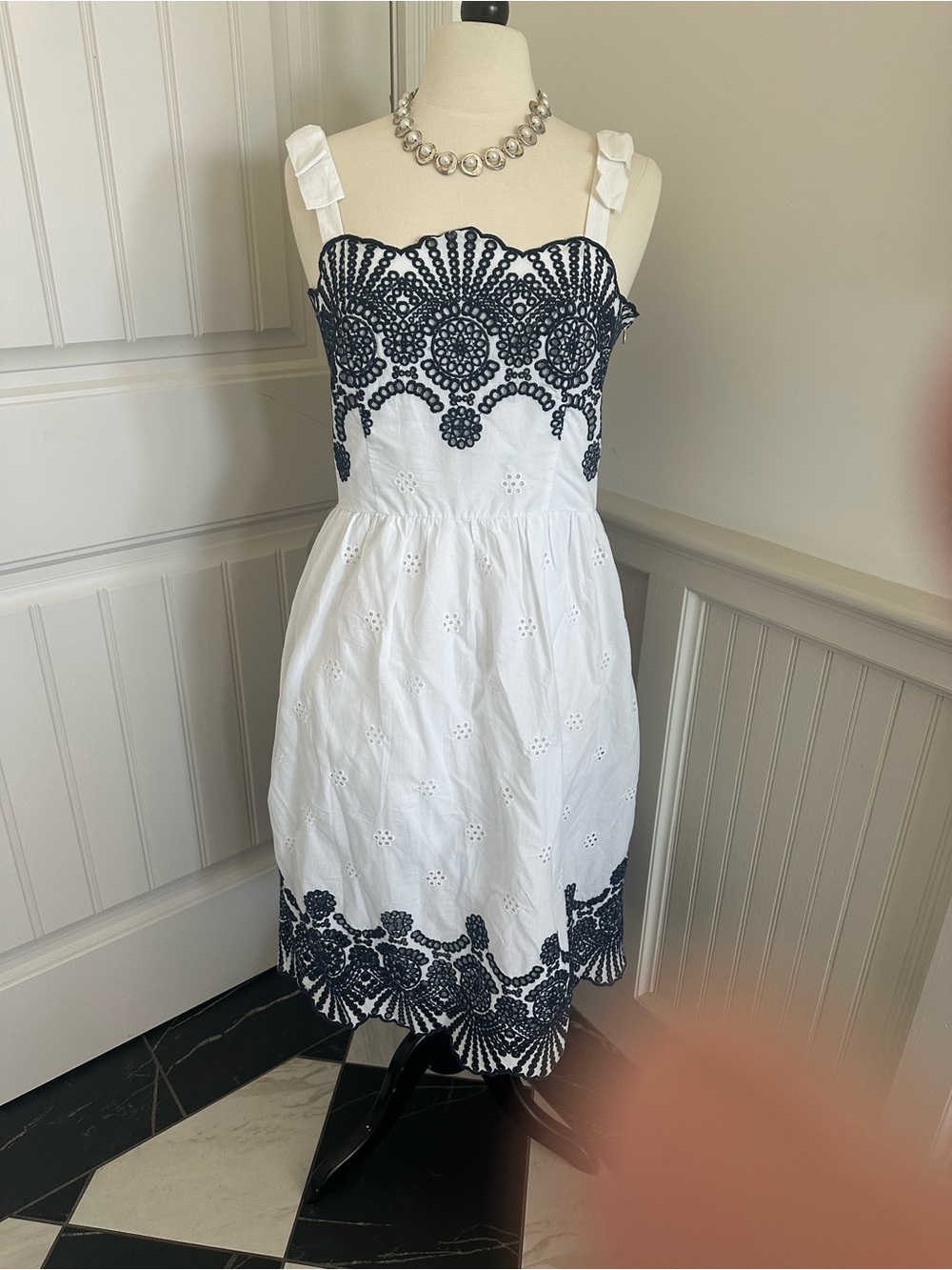 Draper James White Cotton Eyelet Midi Sun Dress with Navy Shell Embroidery, Sz 8